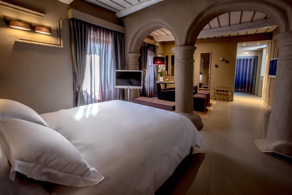 Uve Rooms & Wine Bar La Morra Δωμάτιο φωτογραφία