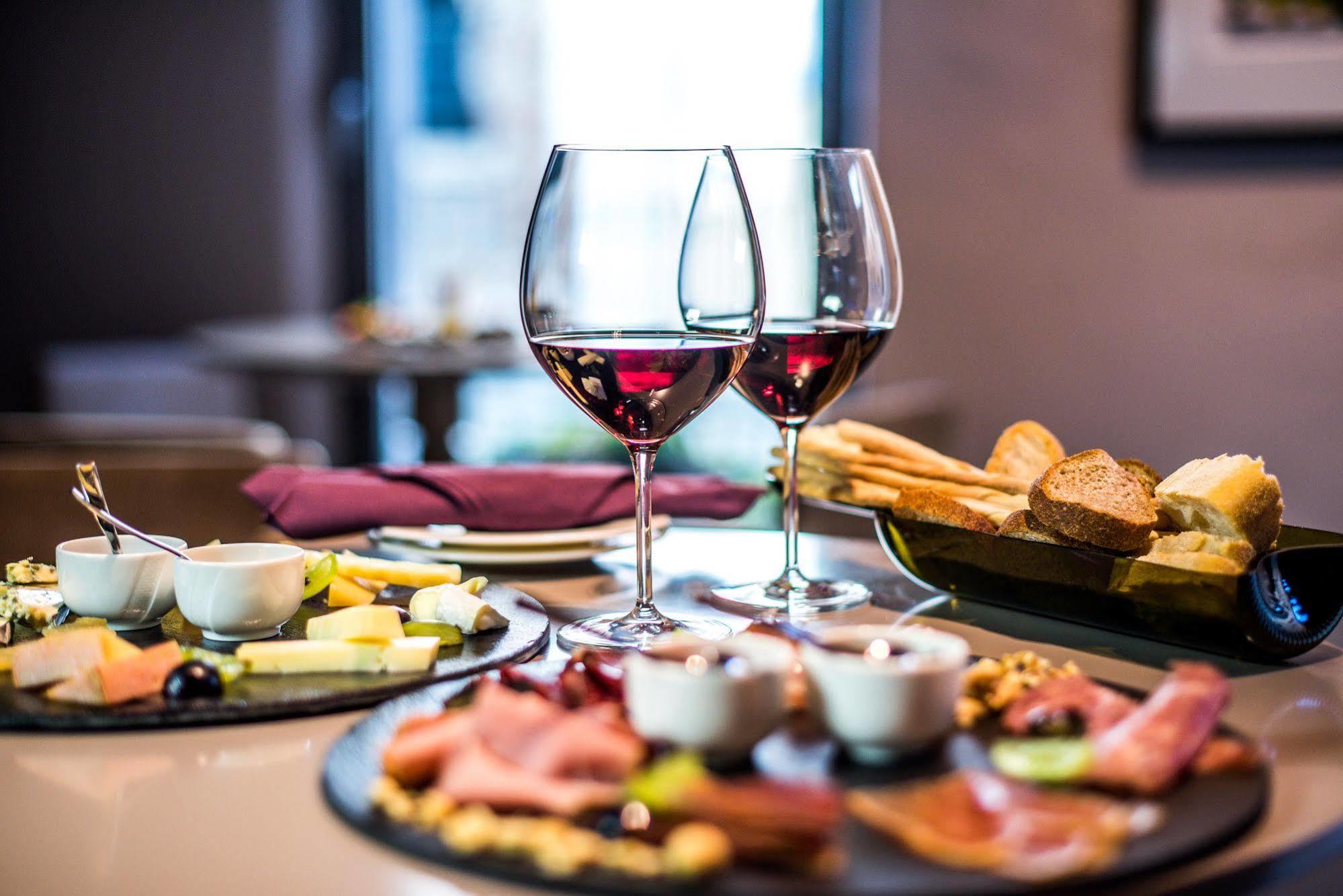 Uve Rooms & Wine Bar La Morra Εξωτερικό φωτογραφία