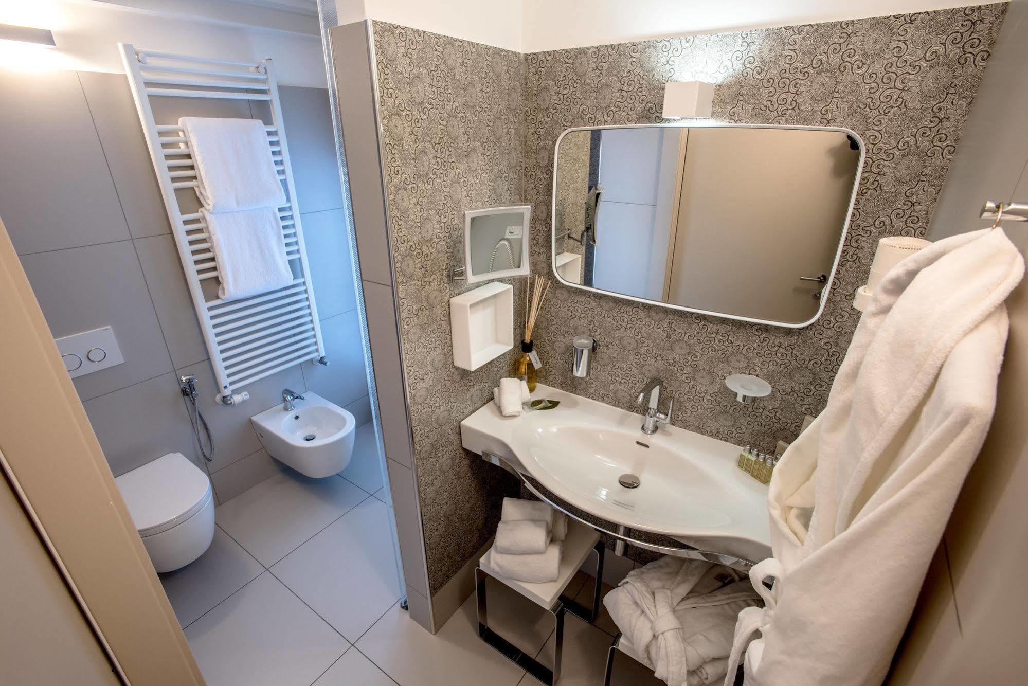 Uve Rooms & Wine Bar La Morra Εξωτερικό φωτογραφία