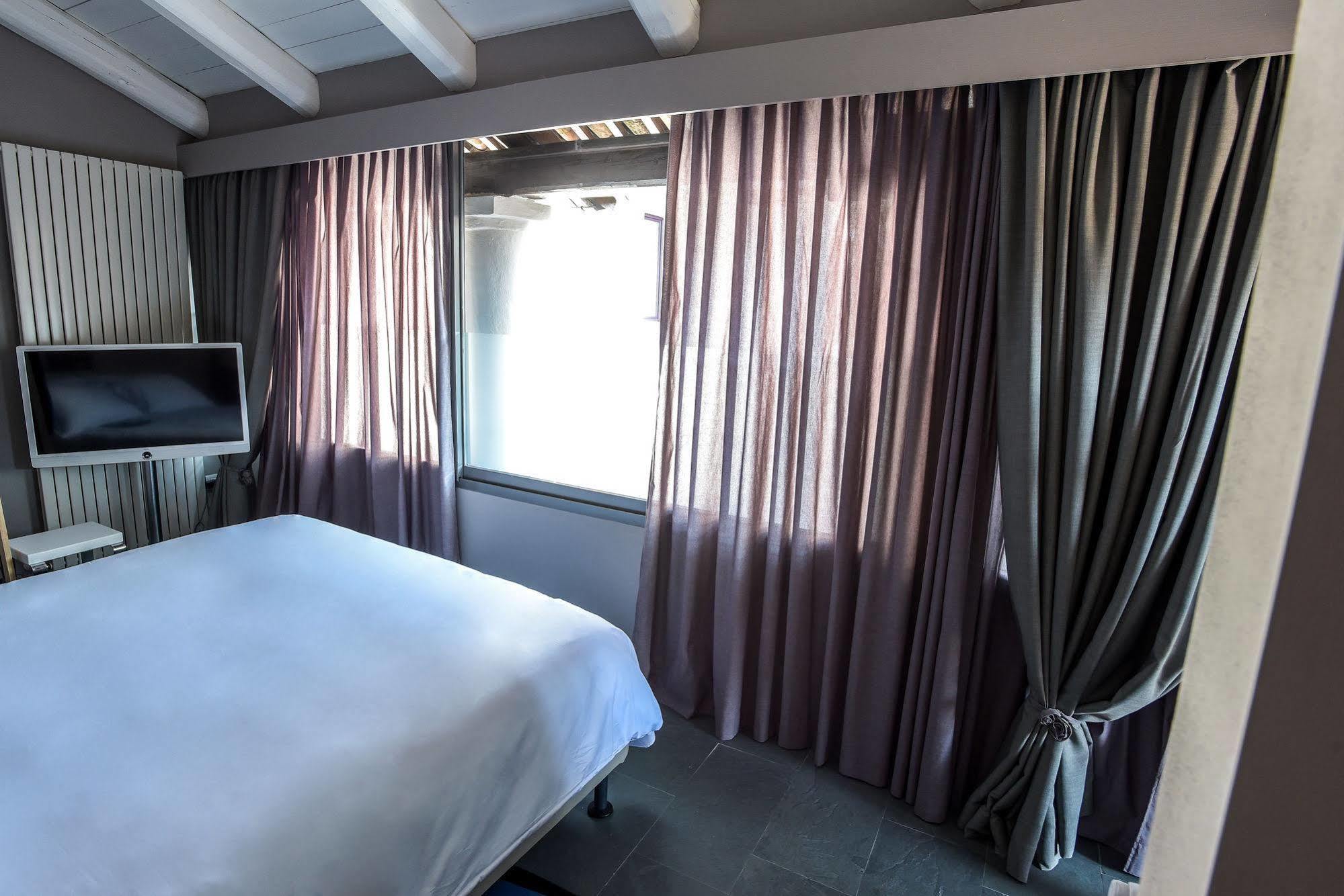 Uve Rooms & Wine Bar La Morra Εξωτερικό φωτογραφία