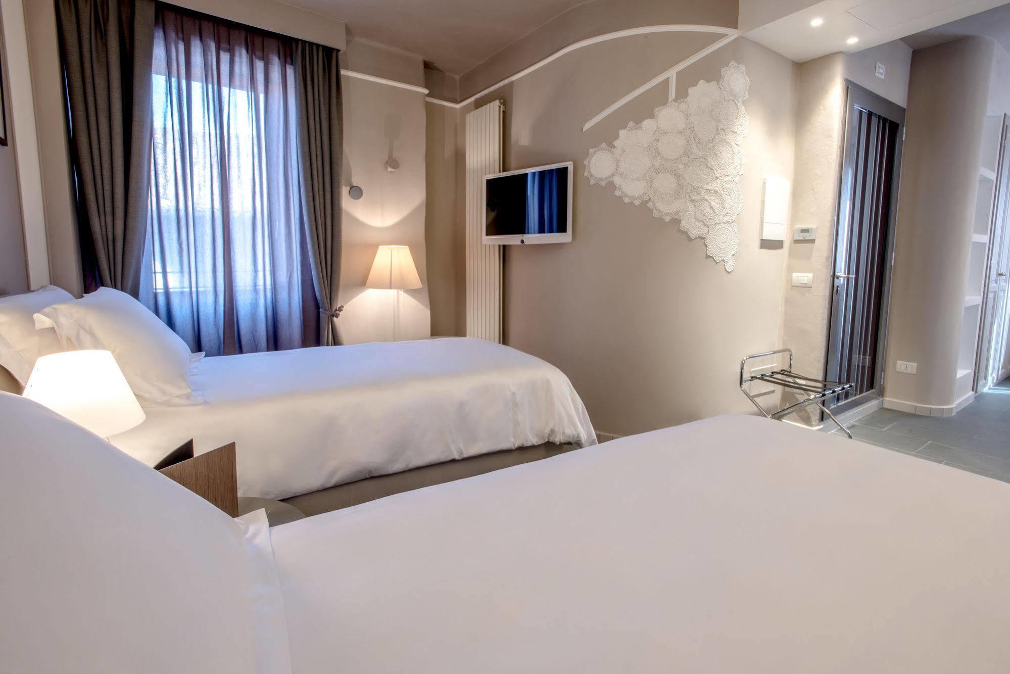 Uve Rooms & Wine Bar La Morra Εξωτερικό φωτογραφία